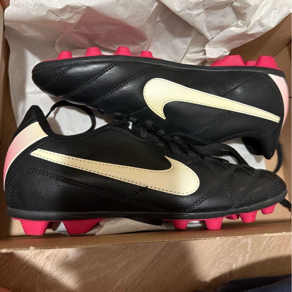 Nike Kids Girl's Jr Tiempo Rio FG-R Black/White/Fireberry 3.5 Big Kid M Cleats